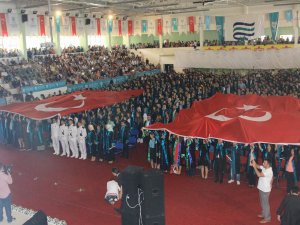 RTEÜ'de Mezuniyet Coşkusu